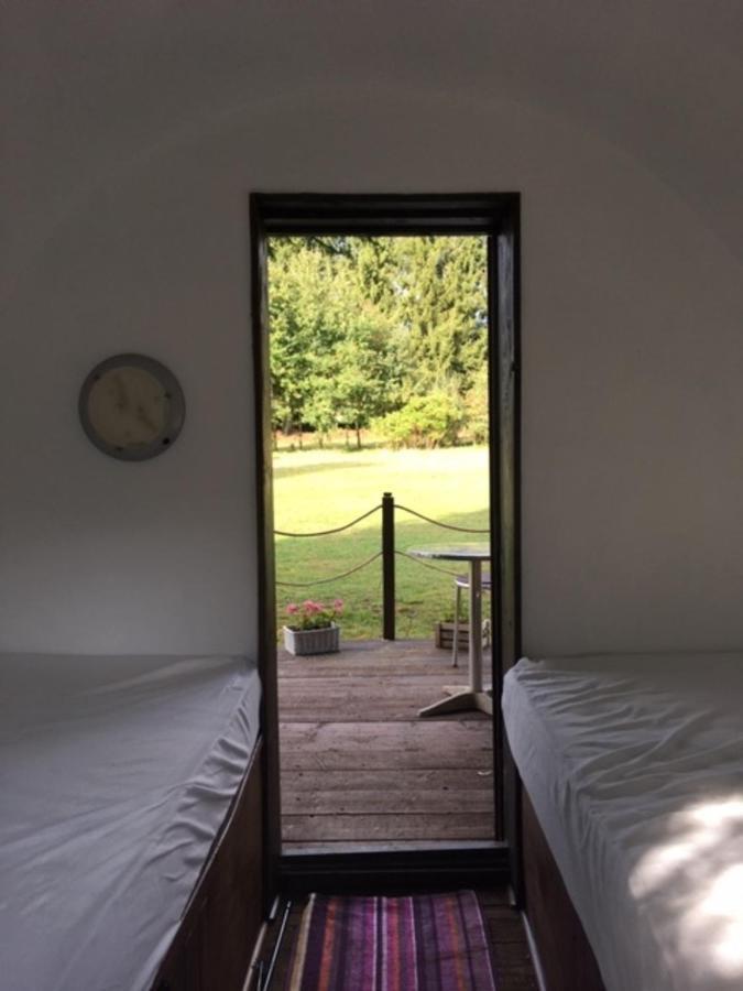 Charming 2-Bed Cabin In Domfront-En-Poiraie Perrou Exterior photo
