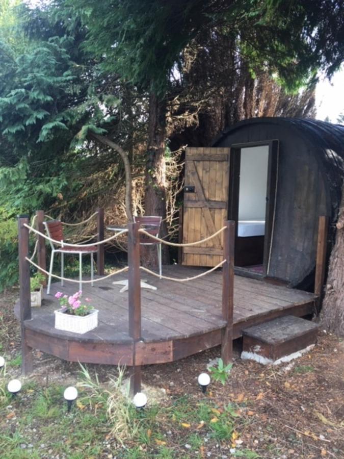 Charming 2-Bed Cabin In Domfront-En-Poiraie Perrou Exterior photo