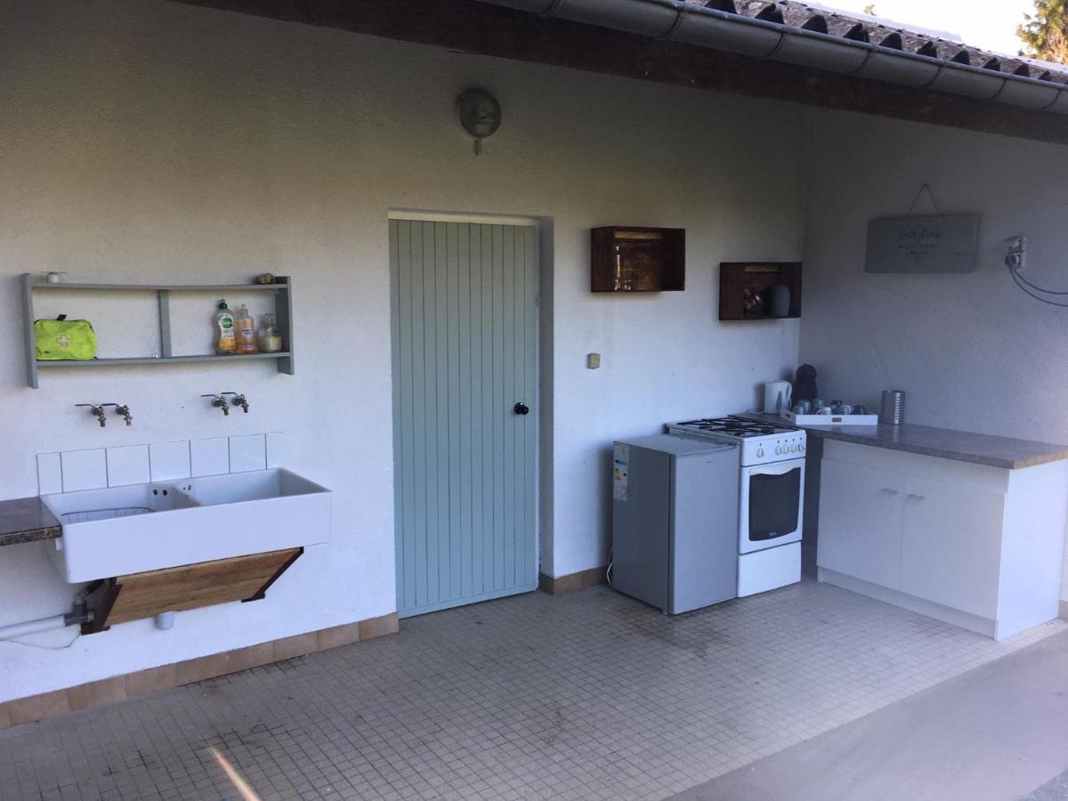 Charming 2-Bed Cabin In Domfront-En-Poiraie Perrou Exterior photo